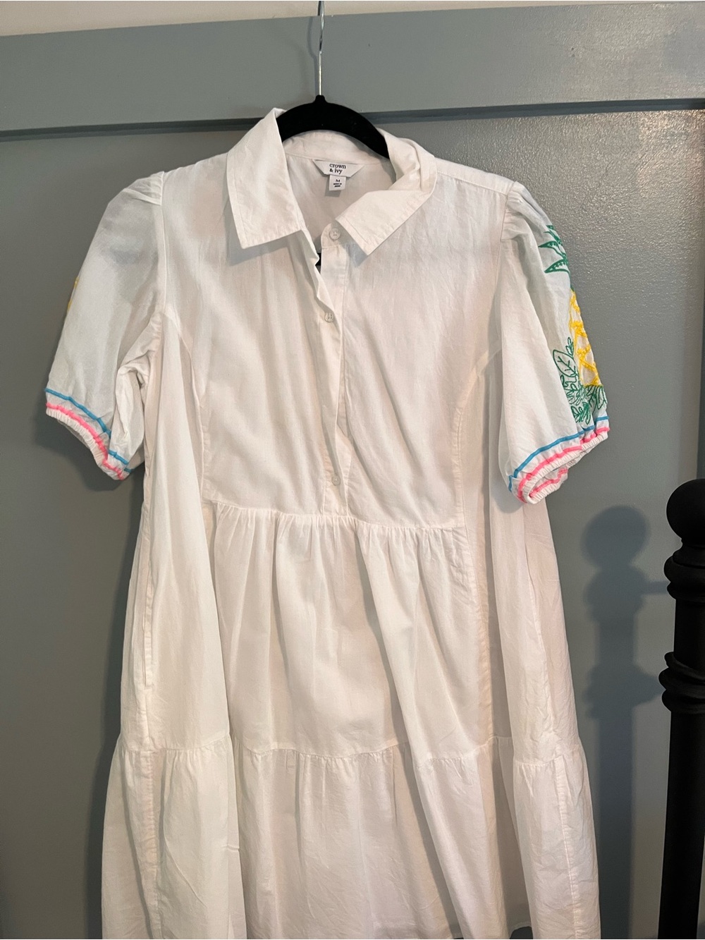 crown & ivy White Tiered Mini Dress with Multicolor Embroidered Sleeves